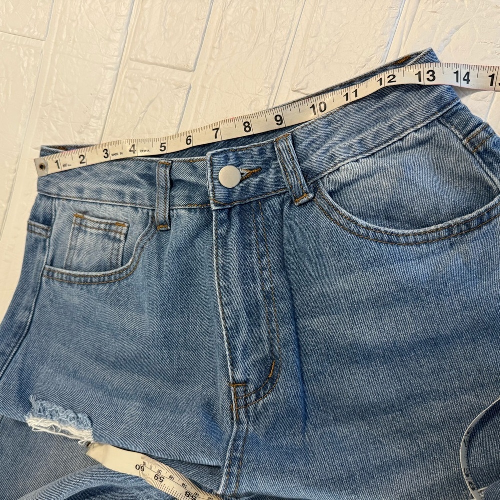 Distressed Blue Jeans Woman’s 27 - Picture 4 of 17